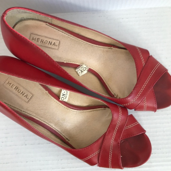 Size 6 Merona Red Peep Toe Wedge Heels - Picture 2 of 3
